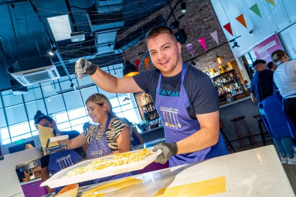 5053200651093388021_121